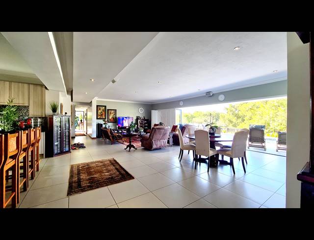 5 BEDROOM HOUSE FOR SALE IN LEEUWFONTEIN ESTATE